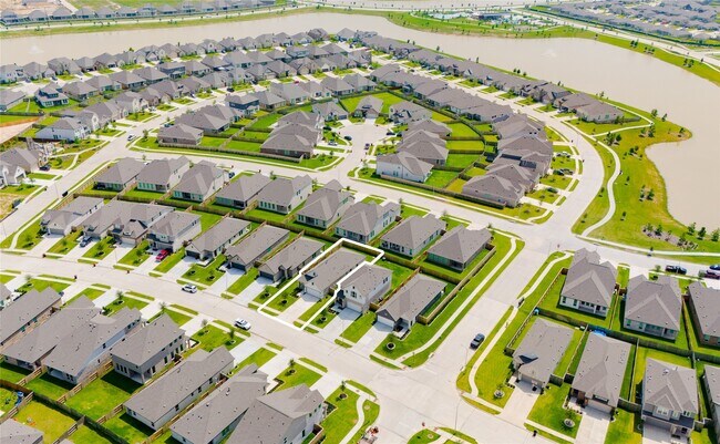 Building Photo - 6671 Iron Clover Dr