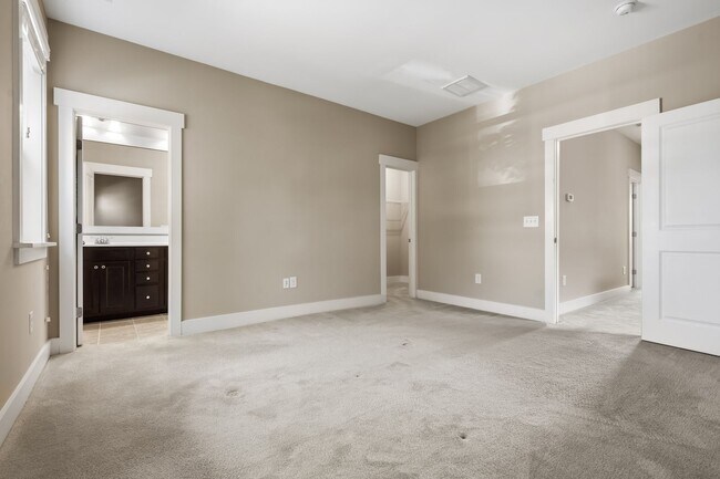 Building Photo - Three Bedroom Briar Chapel Beauty - Available June 1!