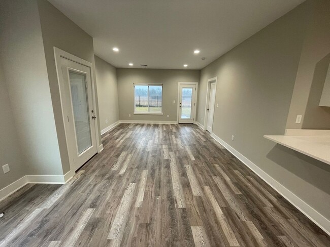 Building Photo - 16251/53 Ike Ct