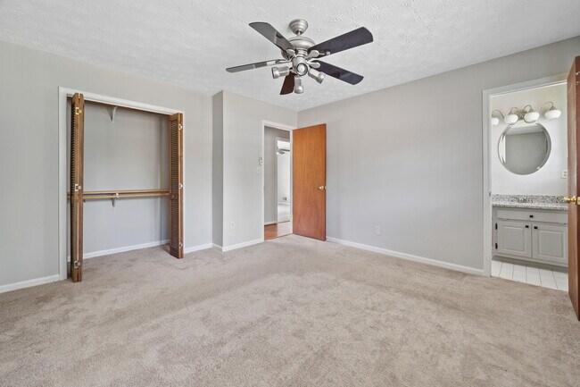 Building Photo - 58 6th Ave