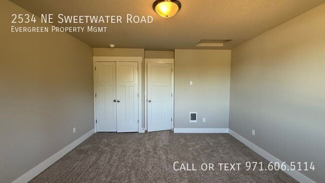 Building Photo - 2534 NE Sweetwater Rd