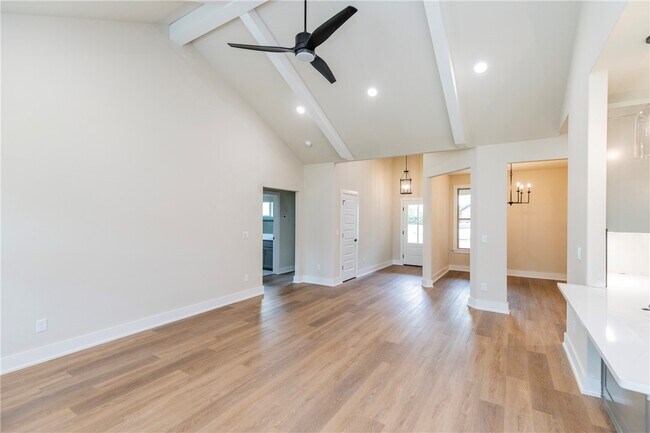 Building Photo - 2104 Dagan St