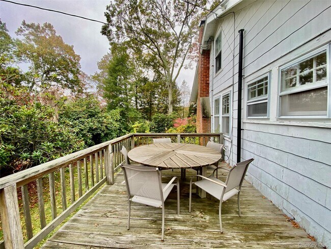 Building Photo - 2835 Harbor Ln