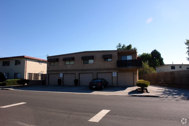 Primary Photo - 5430 Shasta Ave