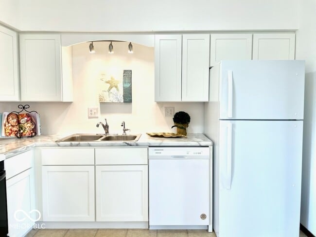 Building Photo - 5006 W Keller Rd