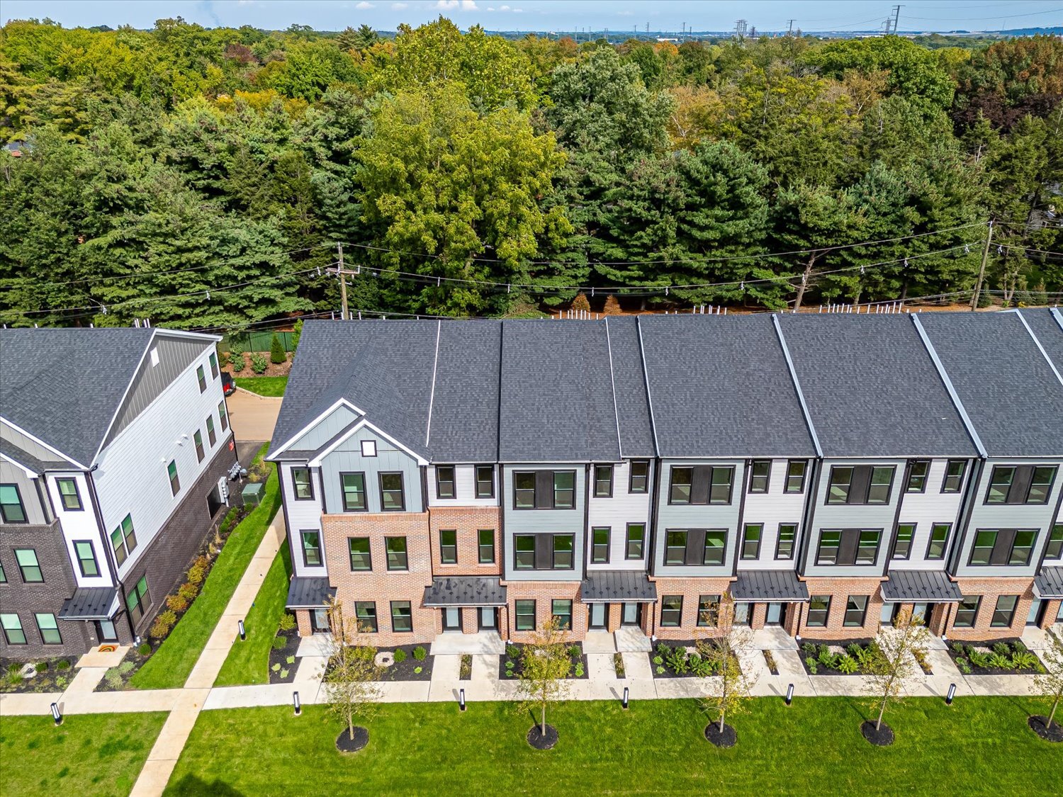 Building Photo - 624 Sadie Cir