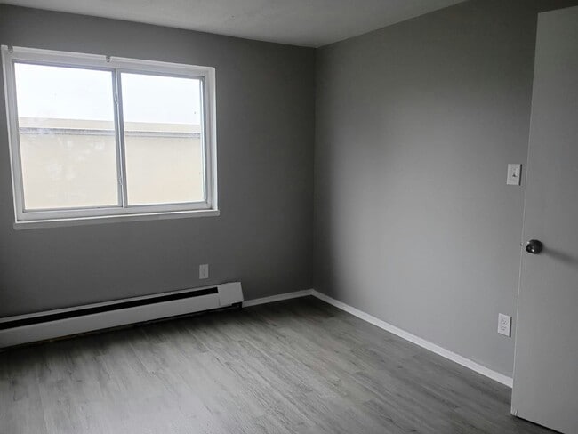 Building Photo - 13430 Euclid Ave