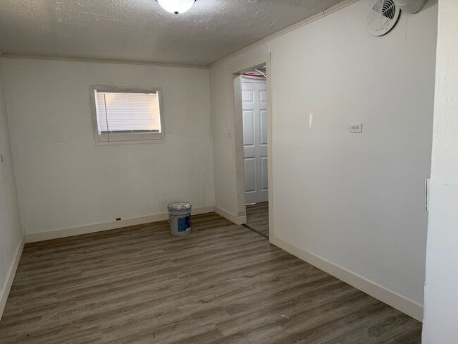 Building Photo - 312 Hill St