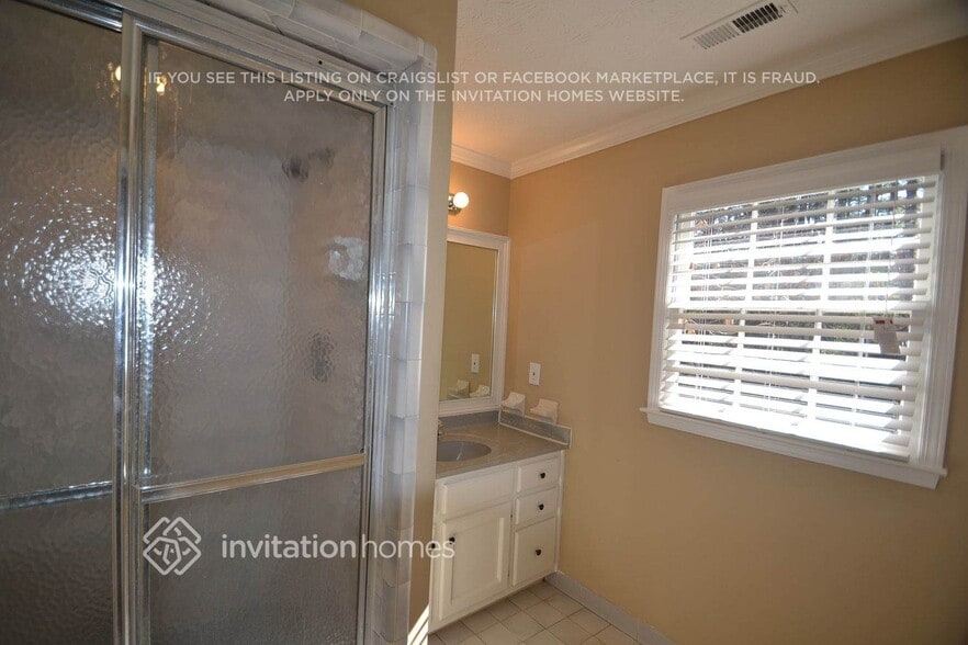 Building Photo - 2350 Ciji Cir