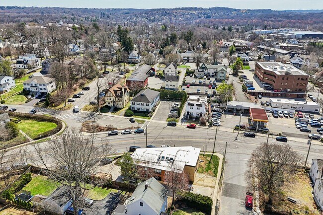 Building Photo - 325 Manville Rd