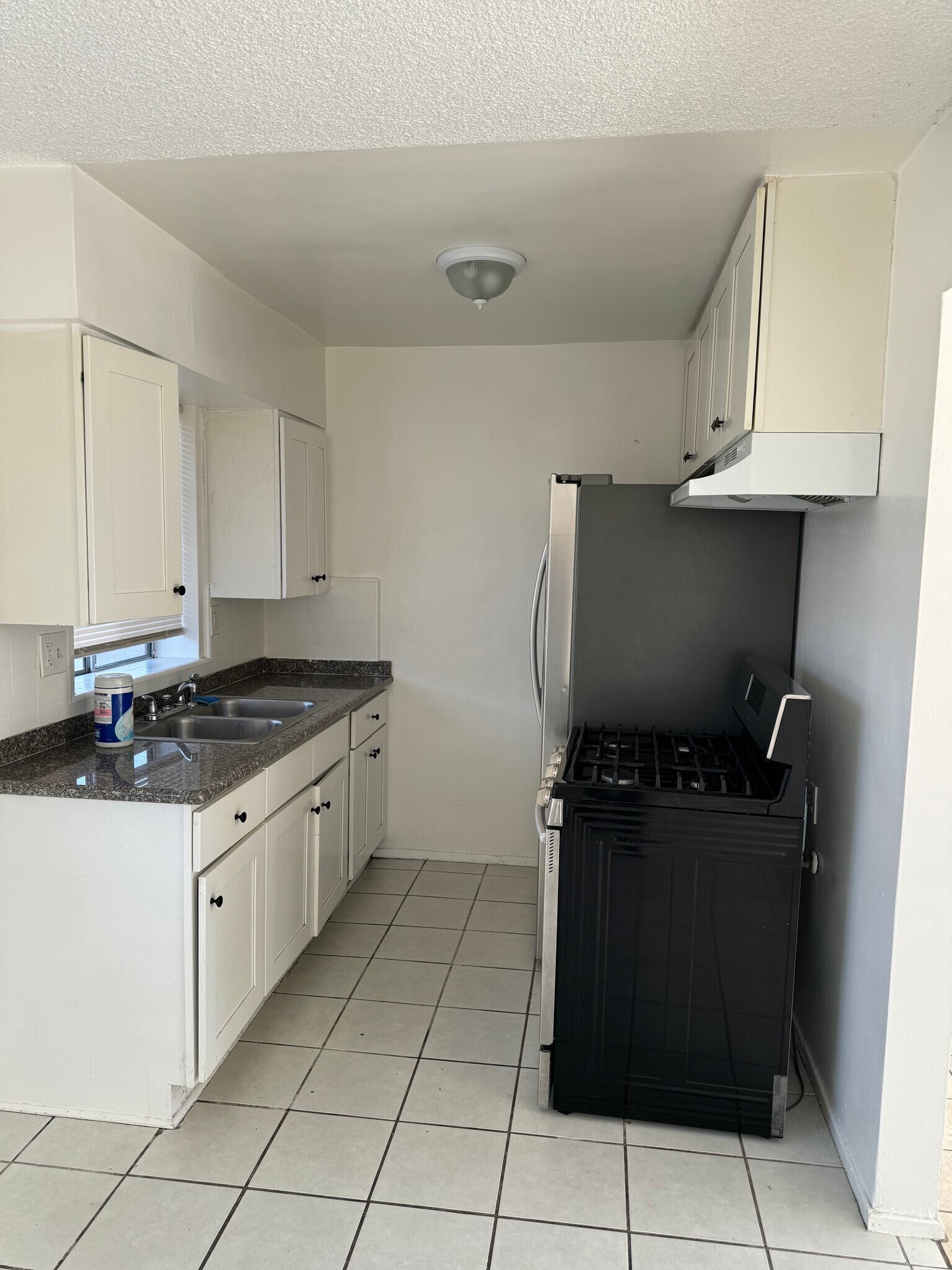 Building Photo - 4929 W 118th Plz