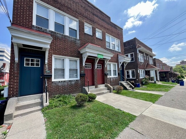 Building Photo - Beautiful One Bedroom in Oakland! Equipped...