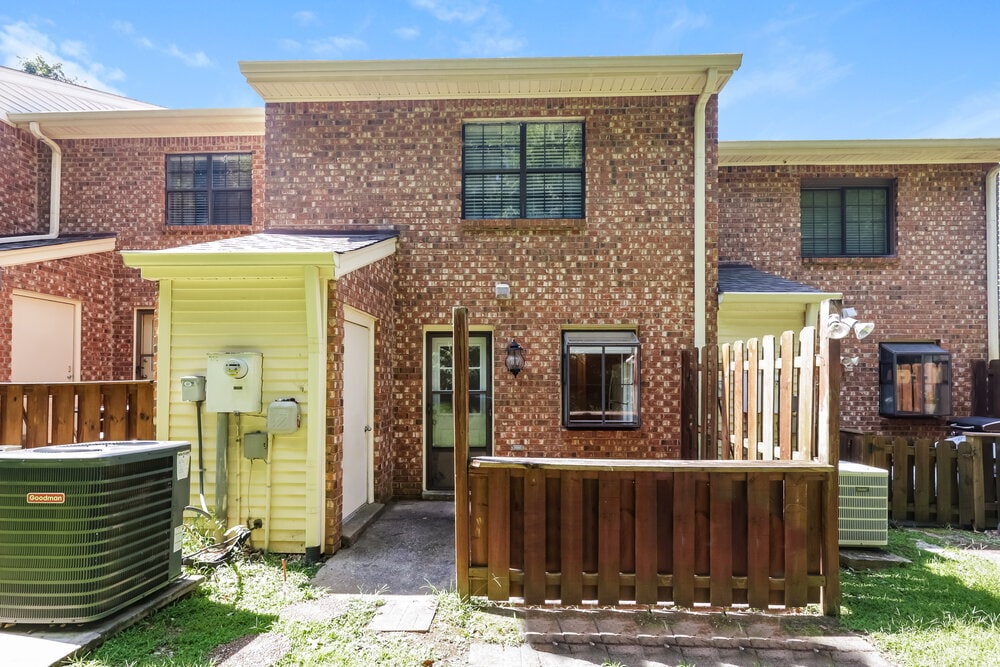 Building Photo - 232 Thistle Ln