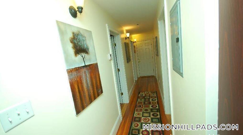 Building Photo - 107 Fisher Ave