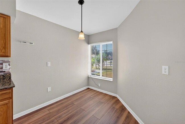 Building Photo - 11812 Lynmoor Dr