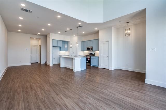 Building Photo - 3707 Queen Rd