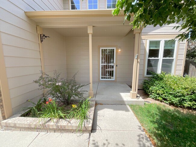 Building Photo - 4 Bedroom Home Available Near Constitution...