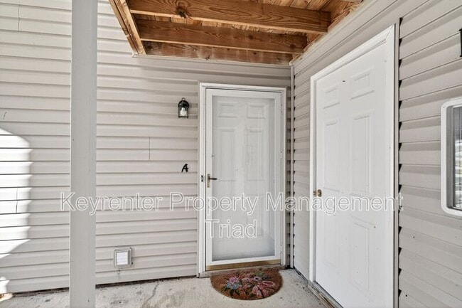 Building Photo - 2219 New Garden Rd