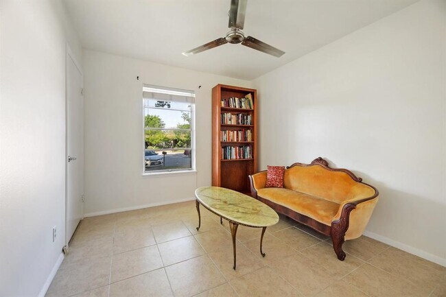 Building Photo - 2202 Towbridge Cir