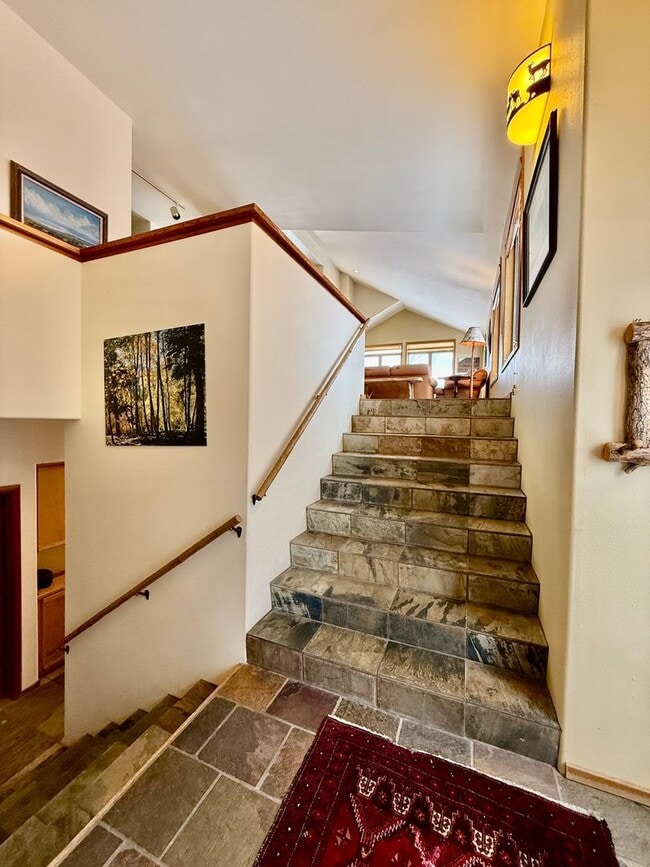 Building Photo - Snowcreek V – Stunning 4 Bed, 3 Bath Corner Unit