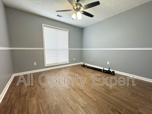 Building Photo - 915 Prestonwood Dr