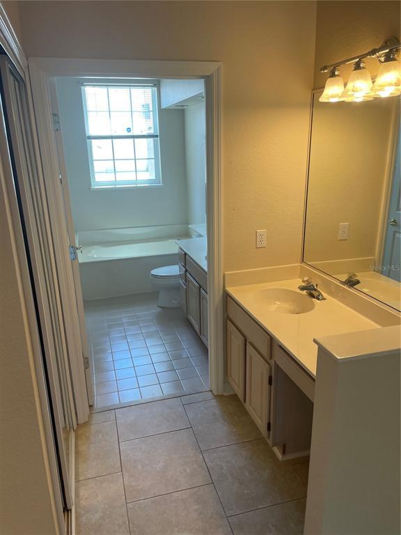 Building Photo - 7701 Carriage Homes Dr