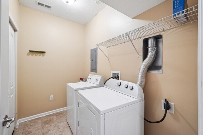 Building Photo - 3842 Carberry Dr
