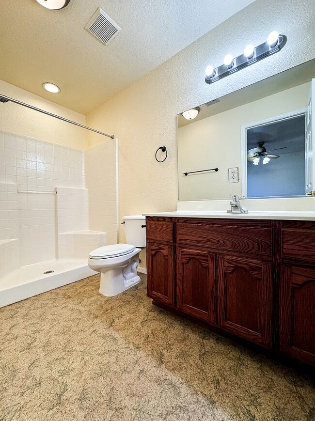 Building Photo - A Cozy 2 bed/ 2 bath home in the heart of Yuma!