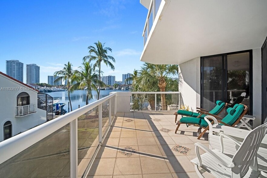 Primary Photo - 3610 Yacht Club Dr