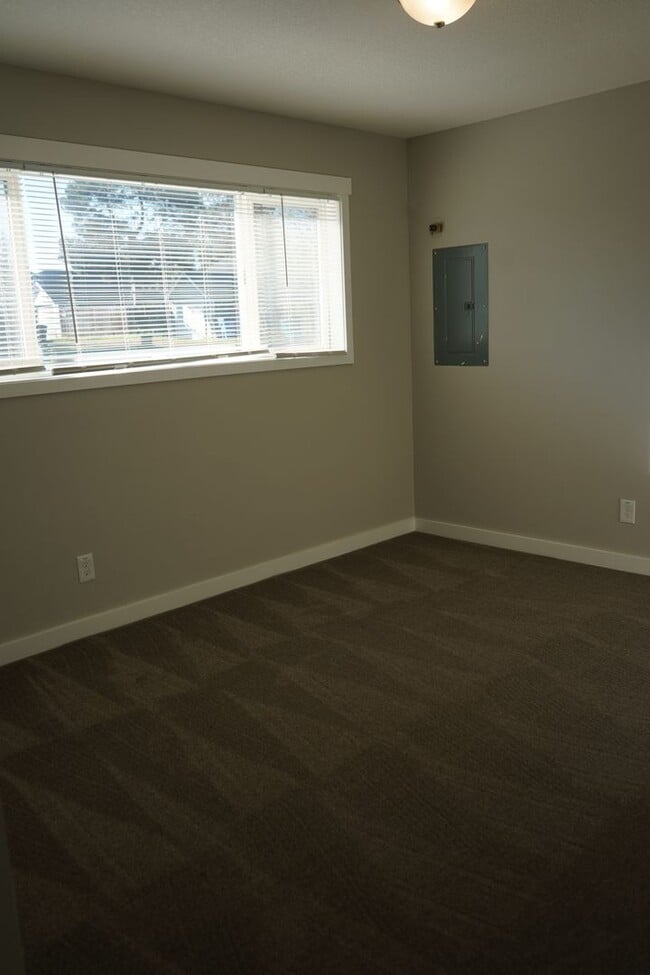 Building Photo - 3000 O St