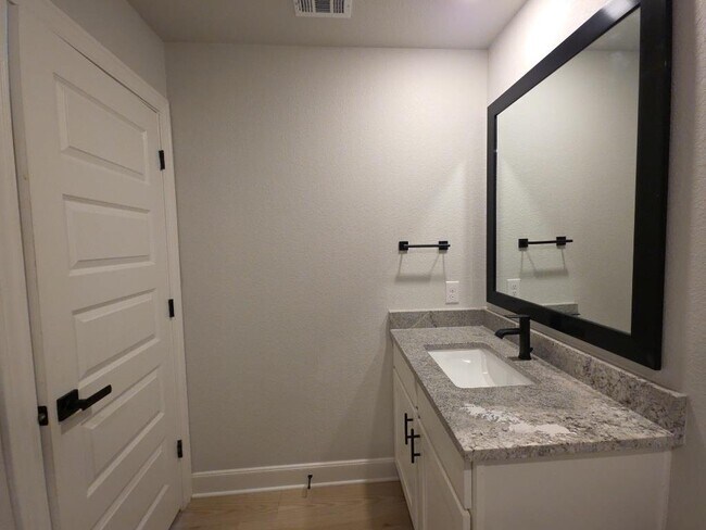 Building Photo - 17813 Clairess Ln