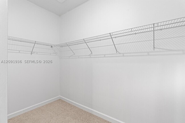 Building Photo - 4667 Hollister Ave