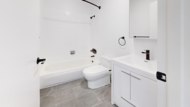 Building Photo - 2033 Castro St