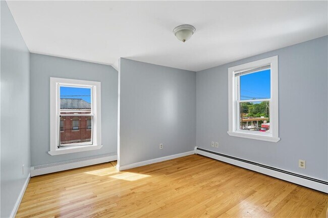 Building Photo - 555 Branch Ave