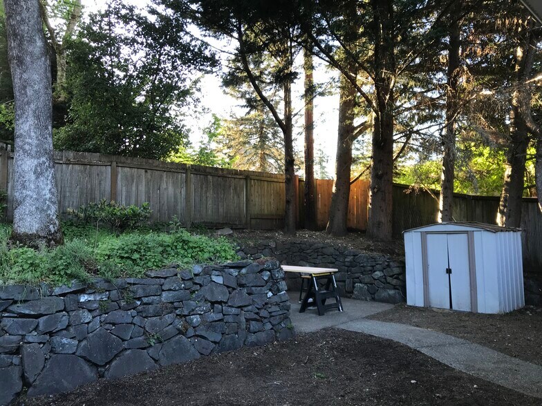 7834 Yard from SE corner - 7834 Custer Rd W