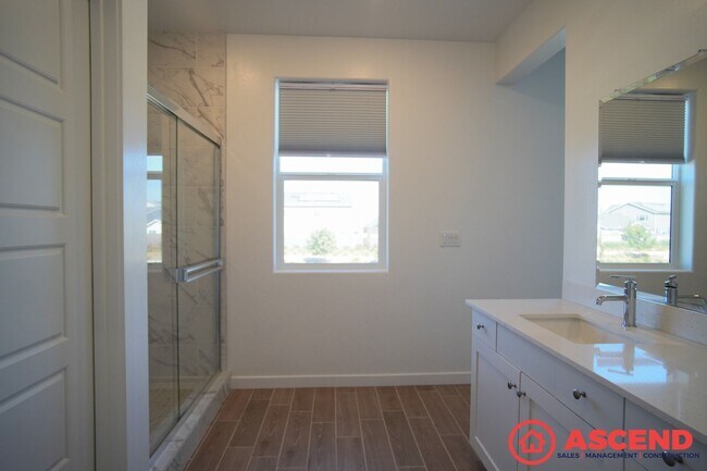 Building Photo - Stunning Home In Gossamer Grove!
