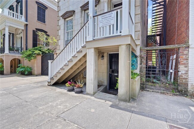 Building Photo - 207 E Charlton St