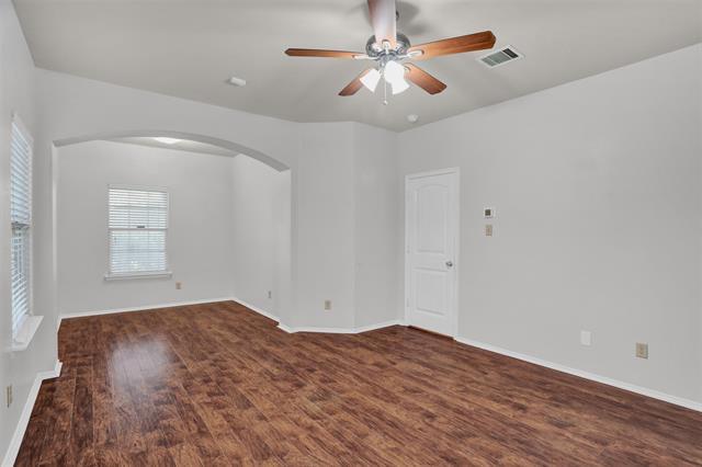 Building Photo - 2138 Meadow View Dr