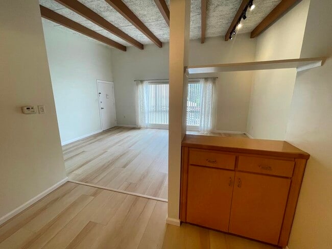 Building Photo - 4900 Van Noord Ave