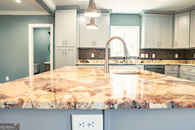 Building Photo - 1433 Merriman Ln NE