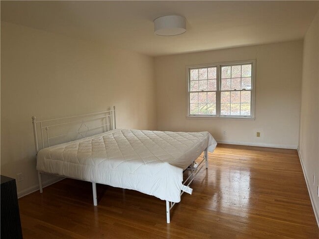 Building Photo - 2850 Cravey Dr NE