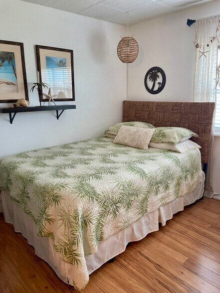 Primary Photo - 6850 Blue Heron Blvd