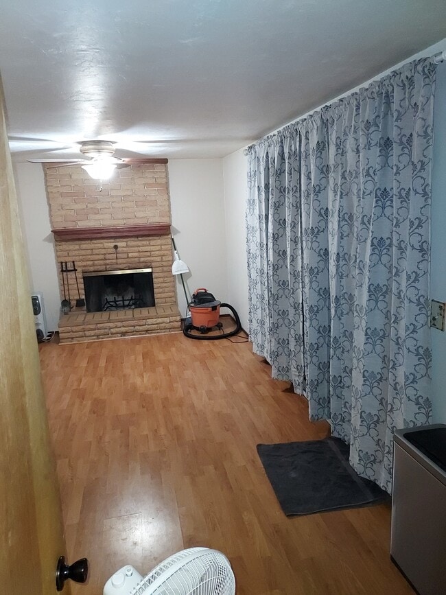 Primary Photo - 2474 Fillmore St