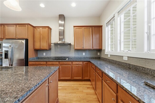 Building Photo - 335 Osona Ln