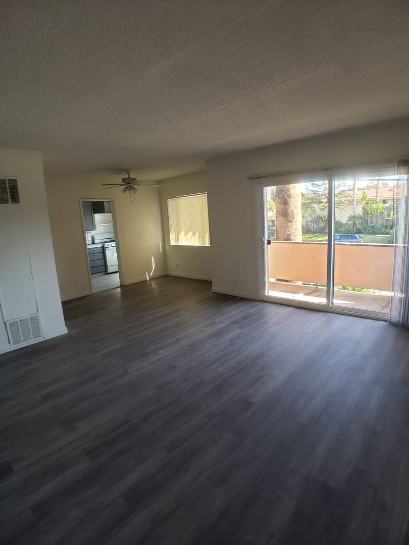 Building Photo - 5433 Sepulveda Blvd