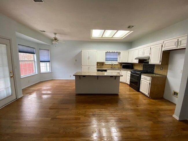 Building Photo - Two-Story Home, 4-5 bedrooms, 2.5 bathroom...