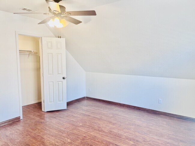Building Photo - 5429 Prince Dr