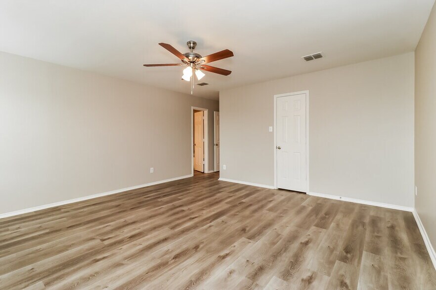 Building Photo - 817 Cathy Dr