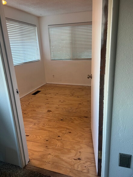 Building Photo - 2405 Nolte Dr