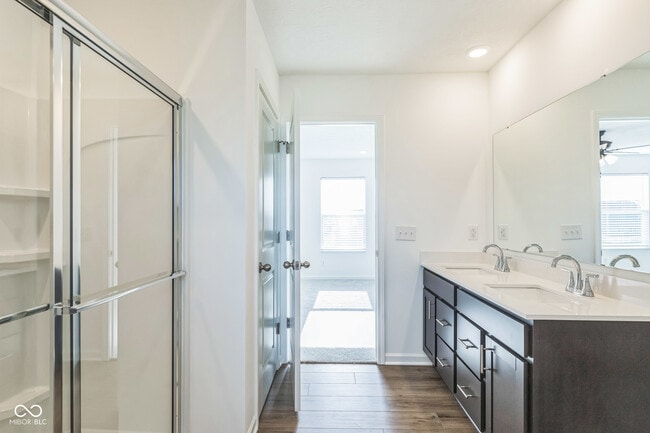 Building Photo - 3489 Briarwick Dr